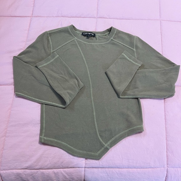 Green abstract long sleeve fashion top - Picture 1 of 3